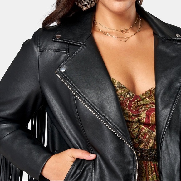 ✨HOST PICK✨ Boho Fringe Leather Jacket - Picture 3 of 8